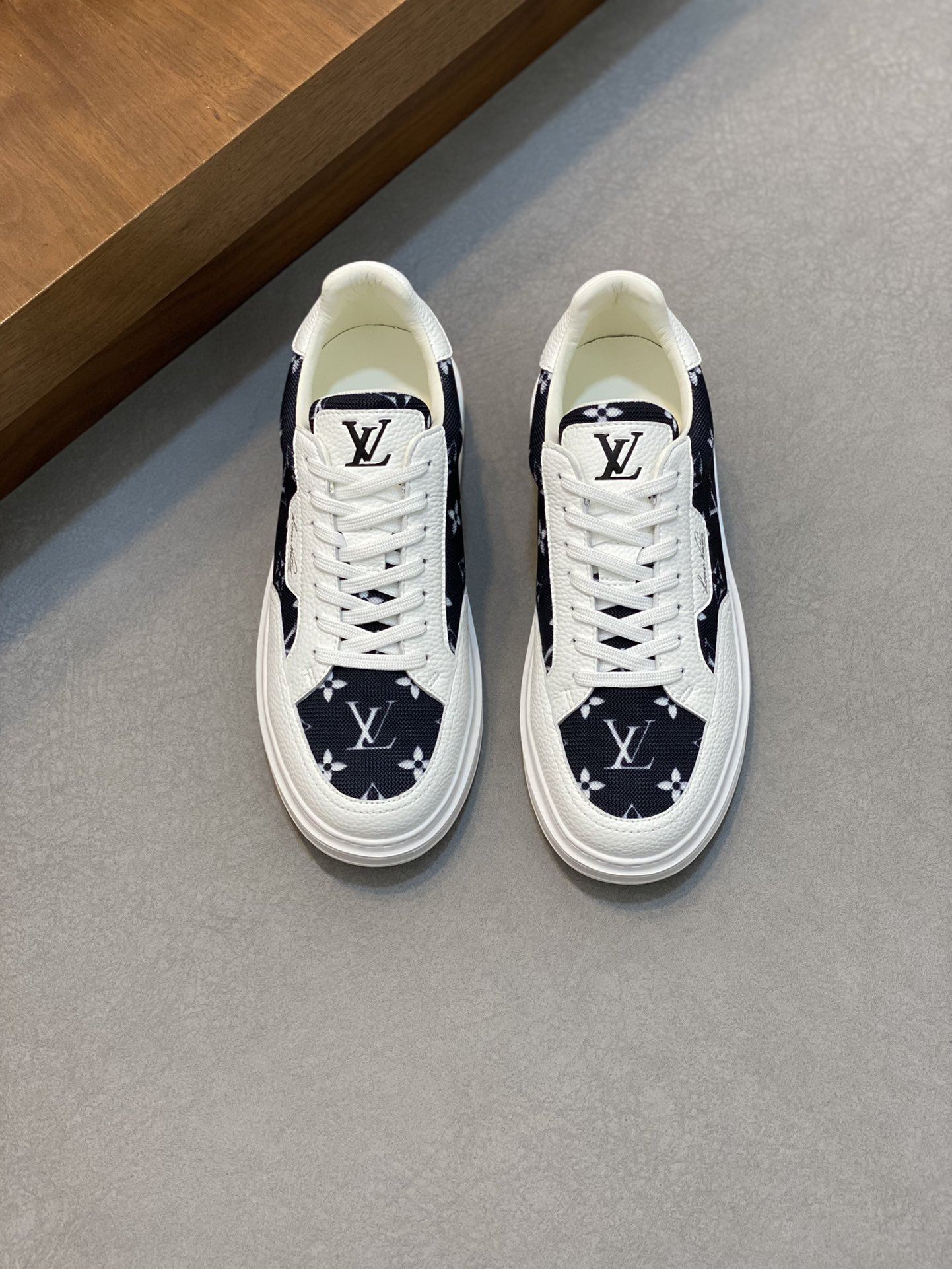 Louis Vuitton Low Shoes